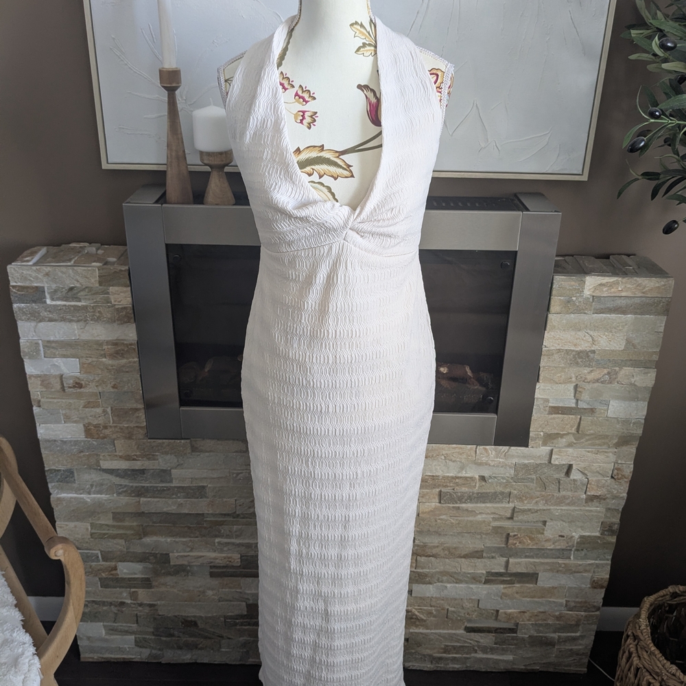 Streetwear Society Off-White Halter Maxi with Twist Detail